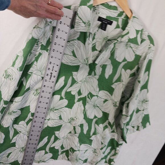 TAHARI,  1X, Linen, Green/White Floral Print Tunic Top, V Neck, Full Cut Beachy - Picture 9 of 14